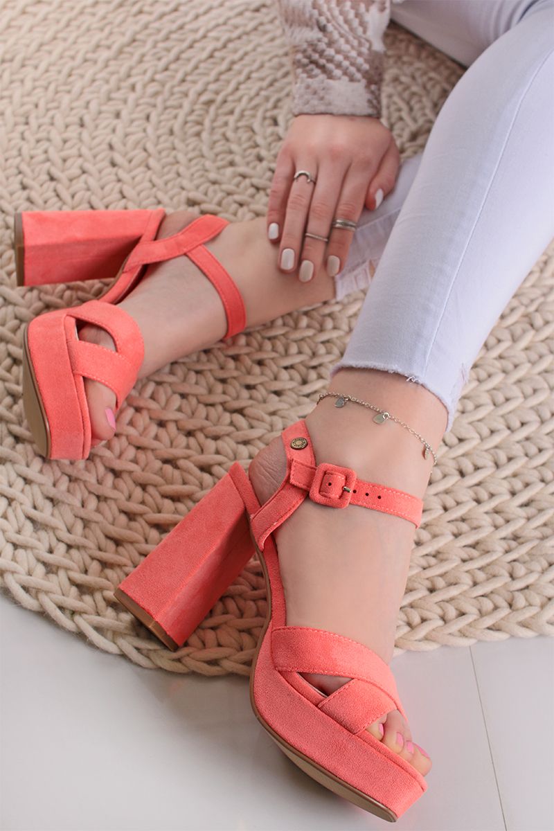 Koralové sandále na hrubom podpätku 170787